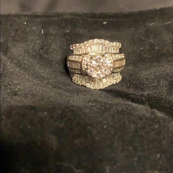Wedding ring set - Picture 2 of 3